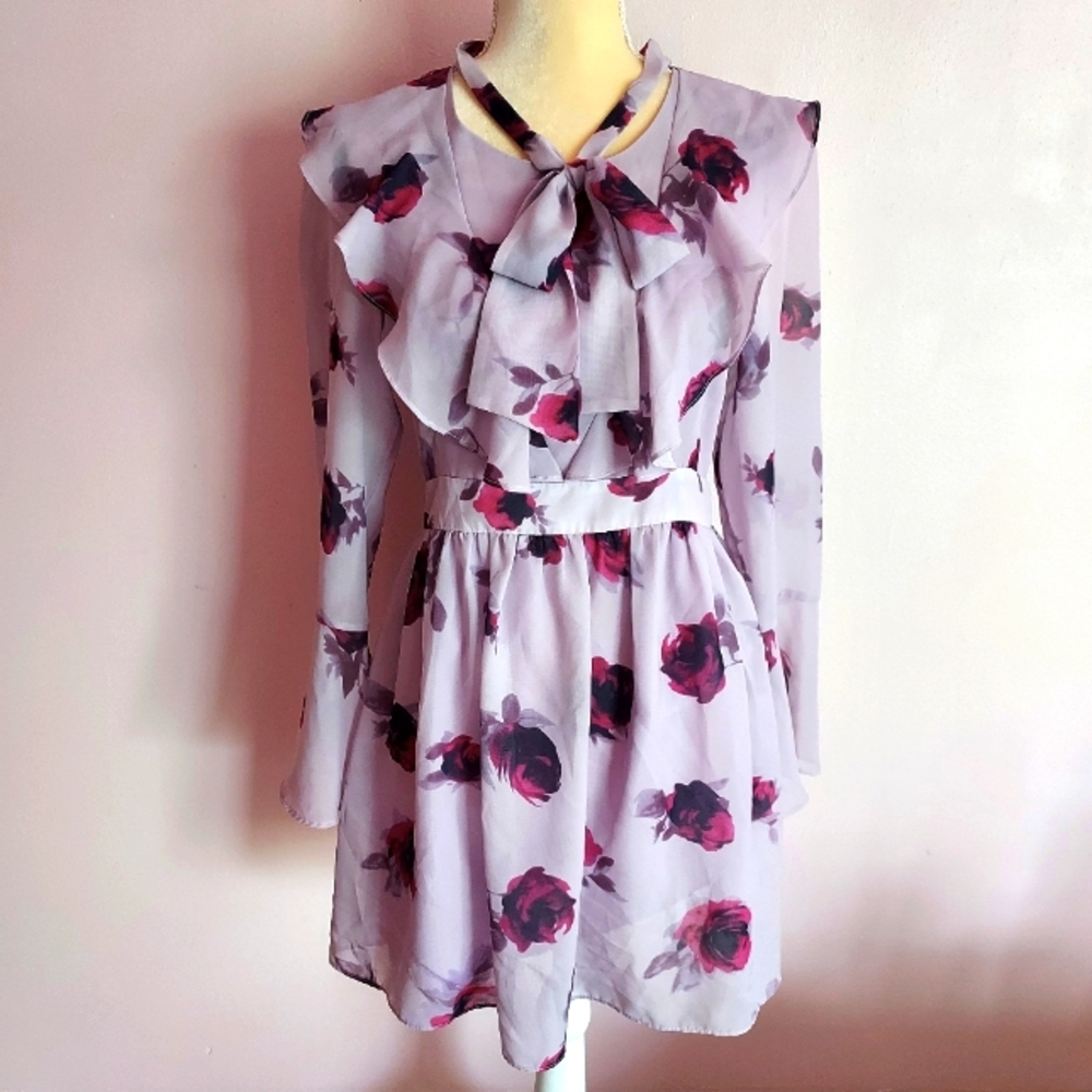 Chicwish purple rose tie-neck bow ruffle floral chiffon dress small